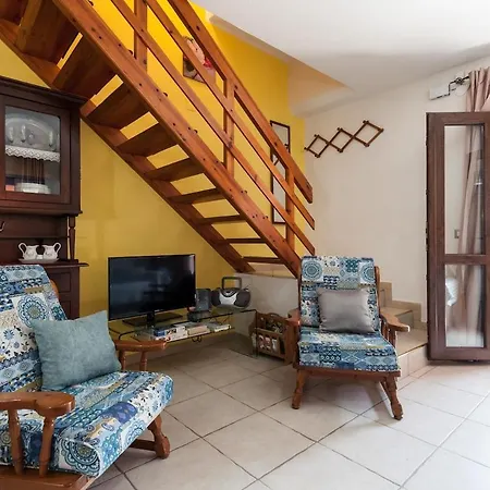 Semesterbostad The Peacock House *