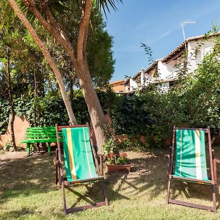 Semesterbostad The Peacock House *